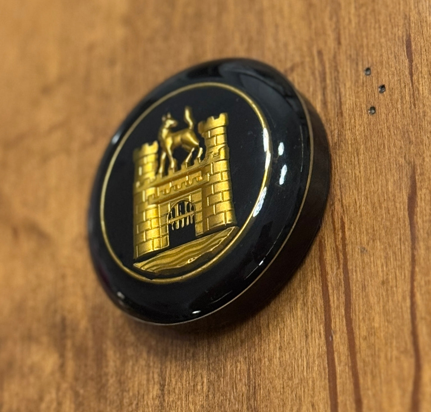 Horn Button Wolfsburg Crest Black And Gold
