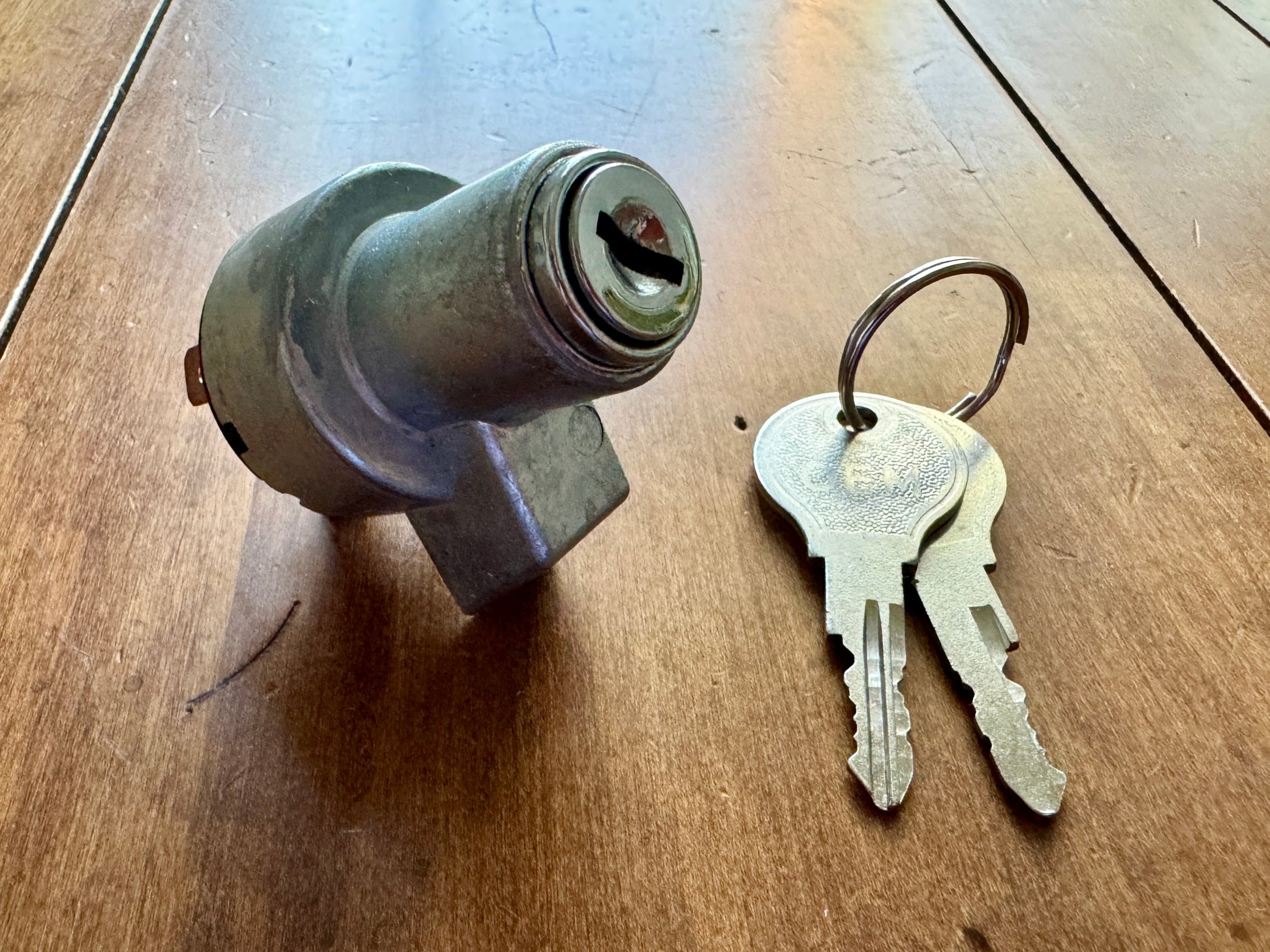 Ignition Switch - T Code Keys – Resto Bus Parts