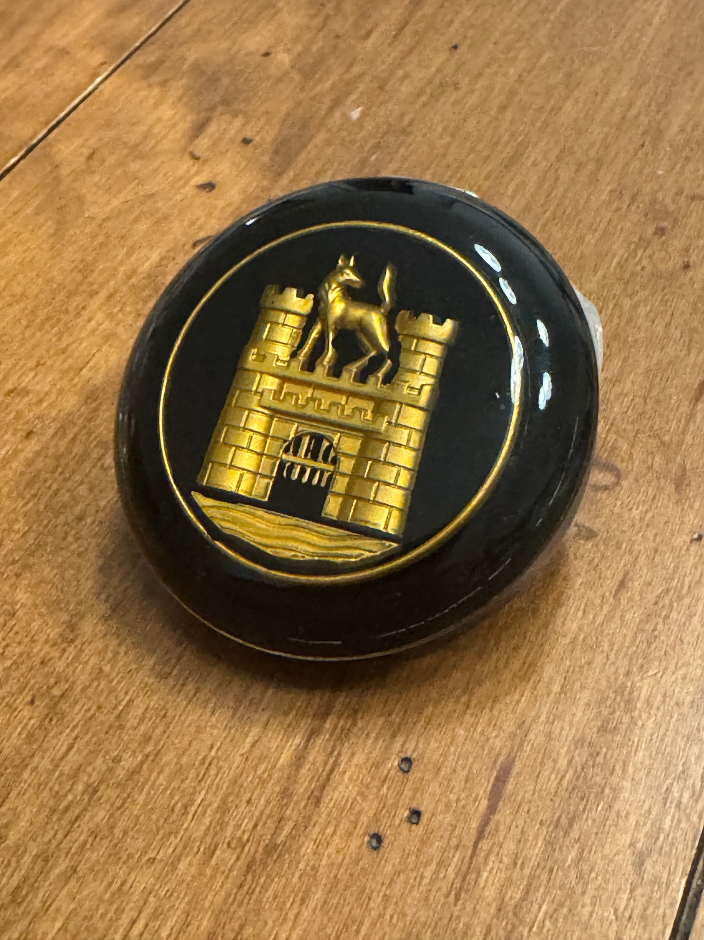 Horn Button Wolfsburg Crest Black And Gold