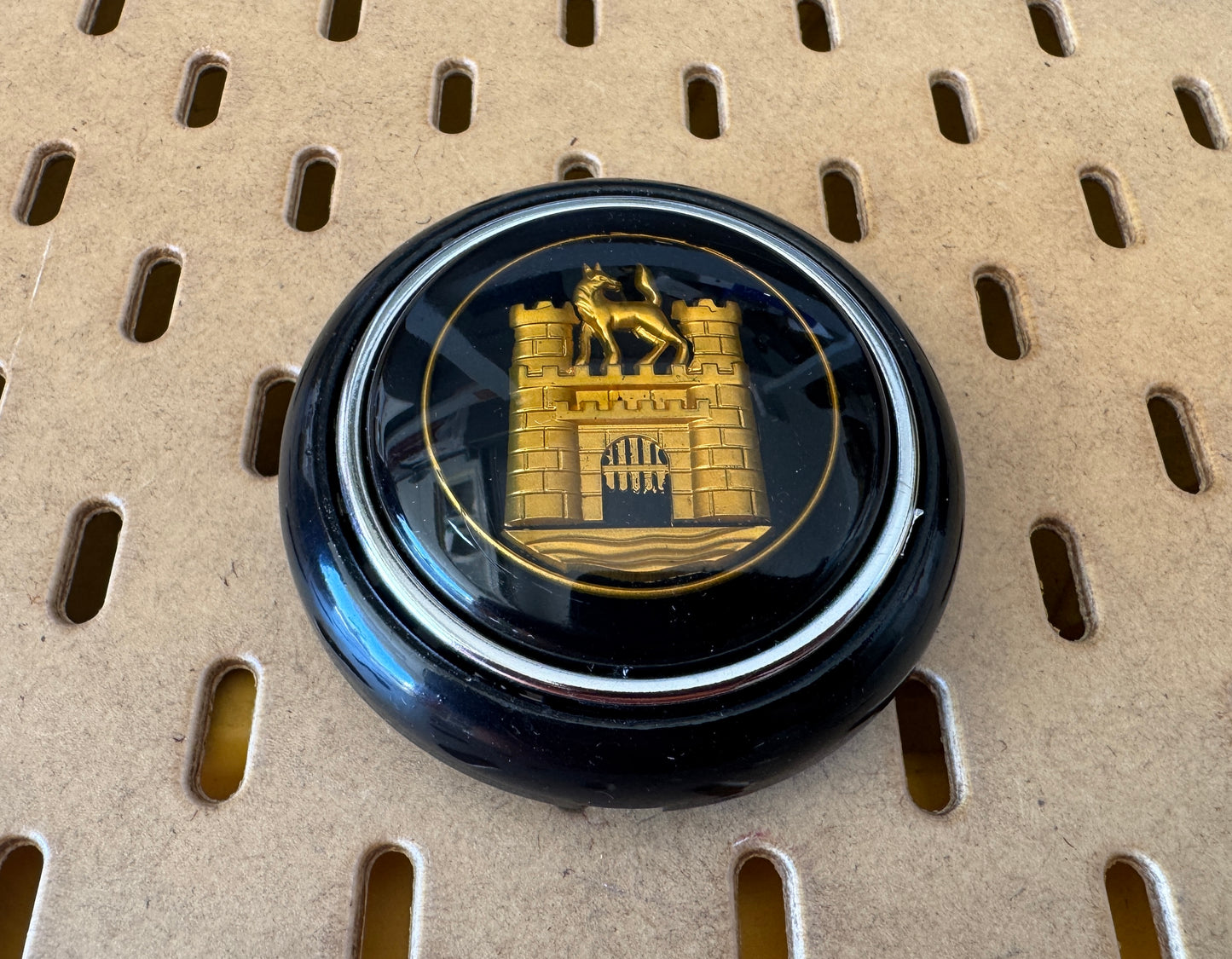 Early Style Wolfsburg Horn Button Black Gold