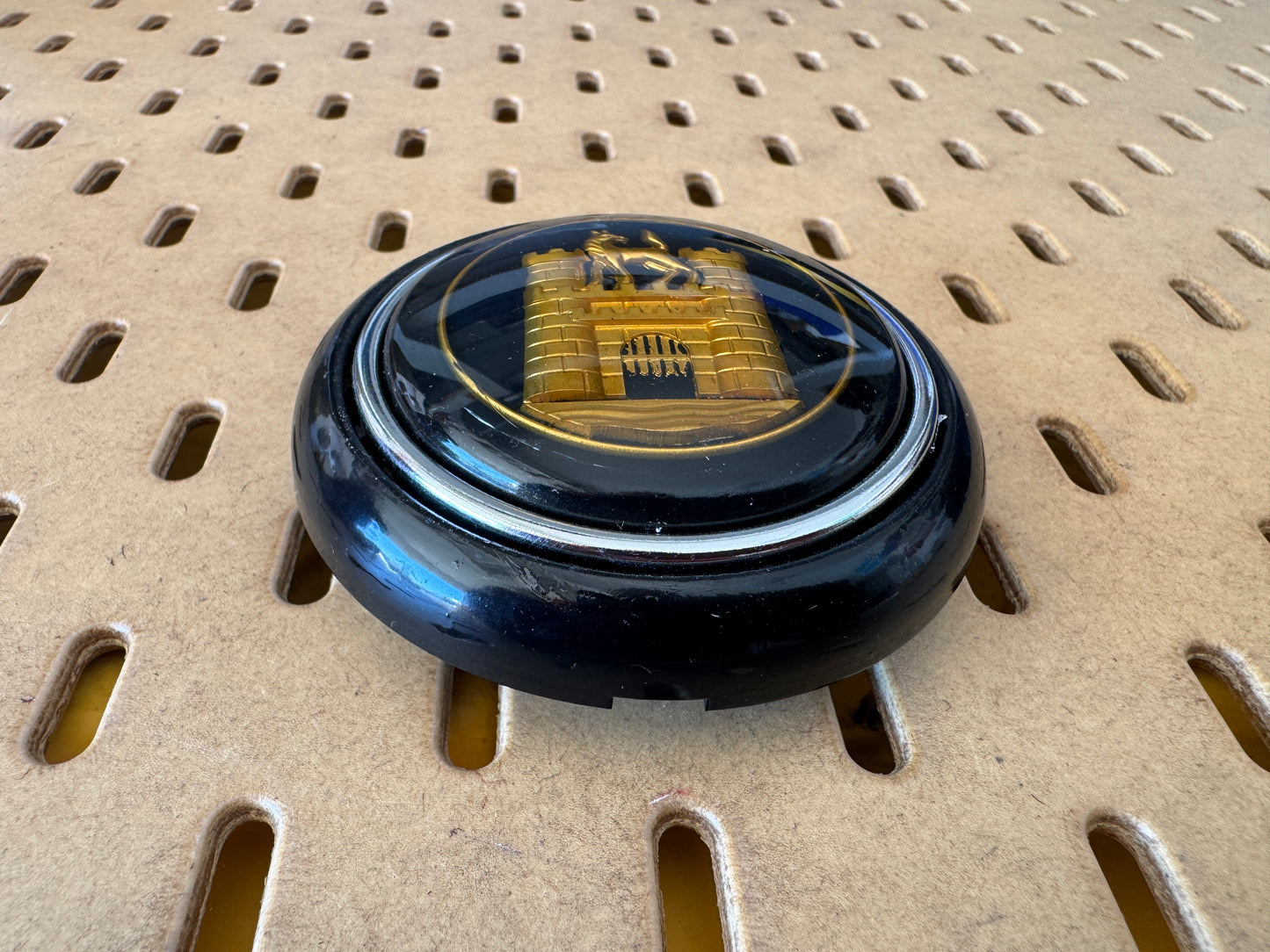 Early Style Wolfsburg Horn Button Black Gold