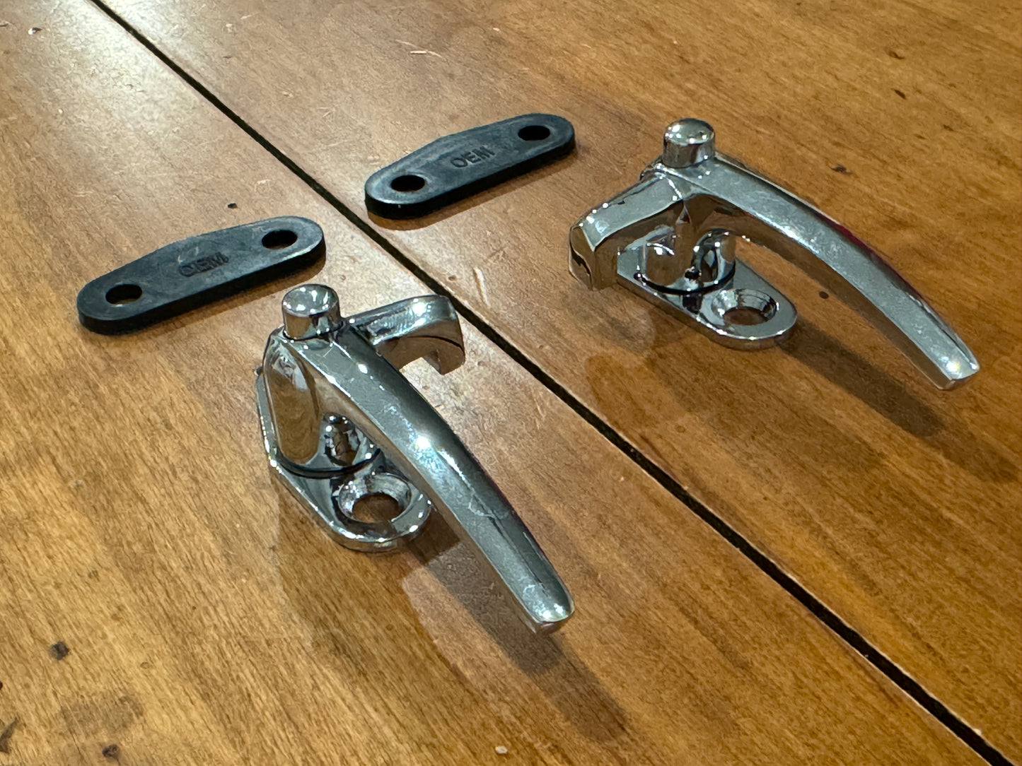 Safari Window Latches