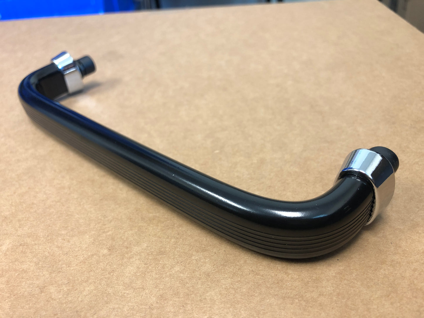 Dash grab handle aluminum in black color.